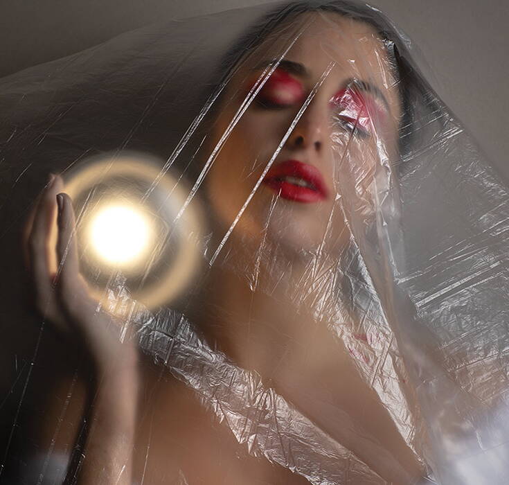 Karman Agua Table - table lighting resembling a drop of water