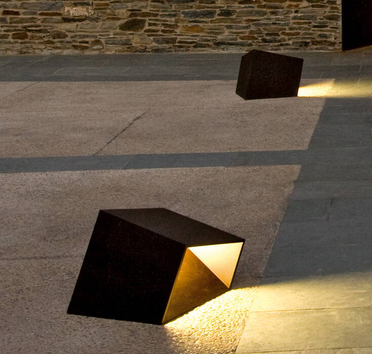 Vibia Break - outdoor floor lamp