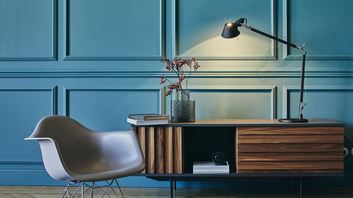Artemide Tolomeo stona lampa, dizajn Michele De Lucchi i Giancarlo Fassina